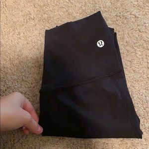 COPY - Lululemon wunder under leggings!